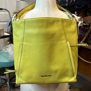 NWT Michael Kors Evie Large Leather Hobo Shoulder Bag (Sunshine)